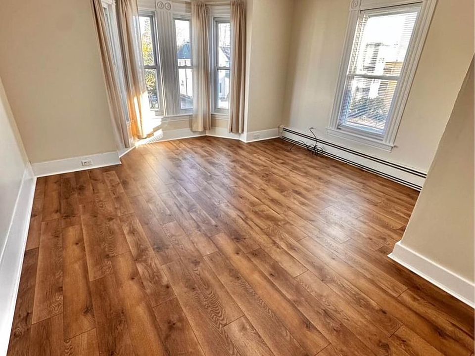 2nd image of 180 Notre Dame Ave #1