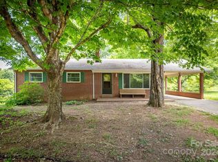 3096 Hosta Ln, Lenoir, NC 28645