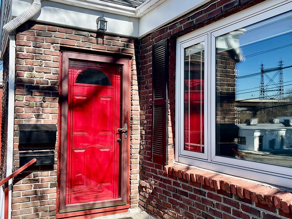 1st image of 657 Naugatuck Ave #2