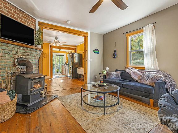 3rd image of 144 Clingman Ave