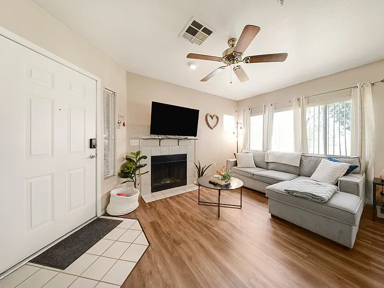 1295 N Ash St #MAIN — Photo 3