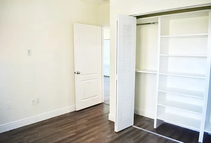 3 bed, 1200 sqft, $4,080 — Photo 4