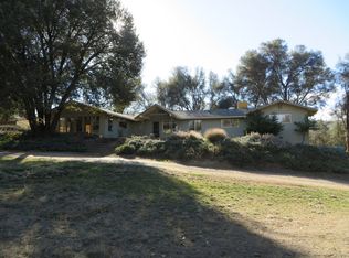 39347 Washburn Ln, Oakhurst, CA