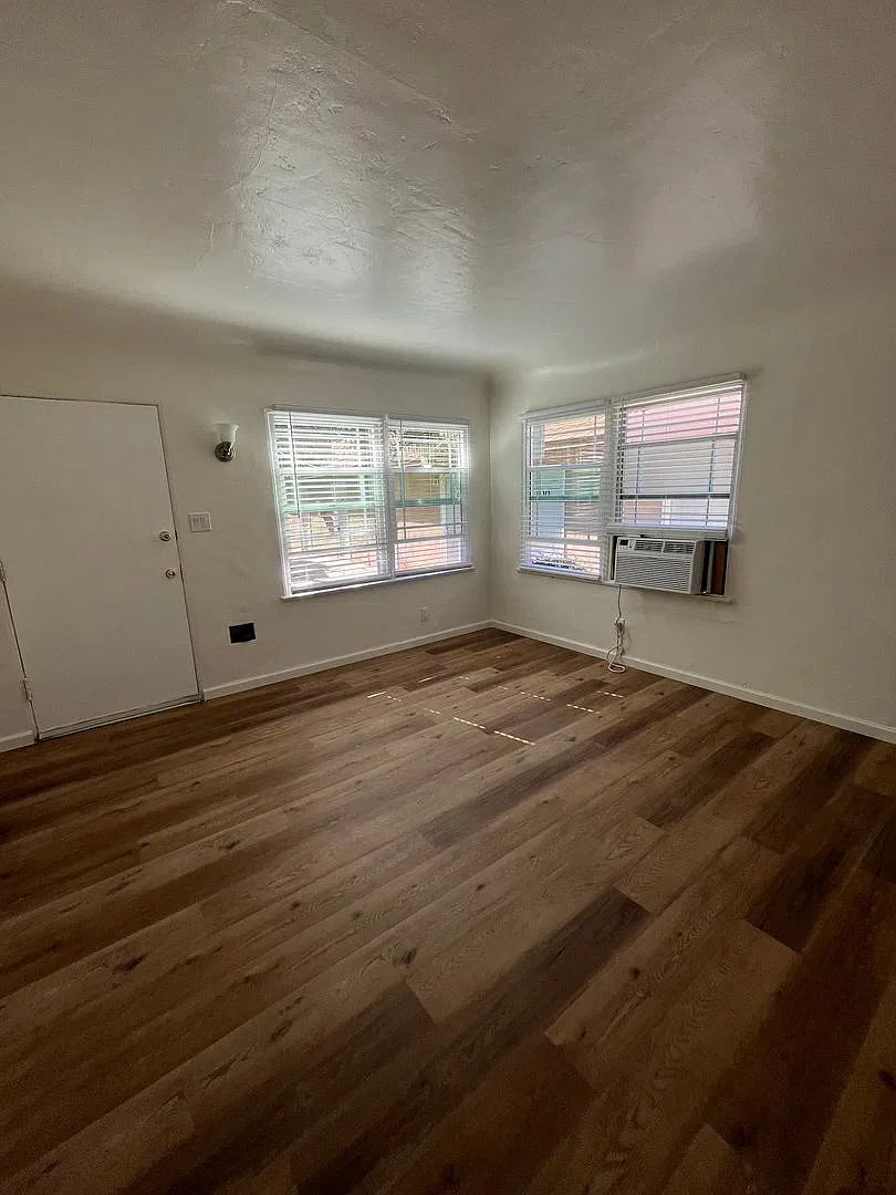 925 N. Azusa Ave. — Photo 4