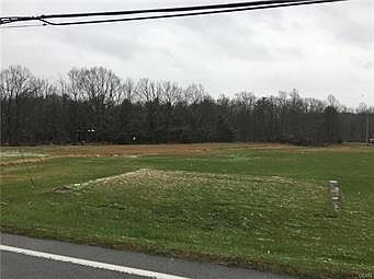 4th image of Mountain View Dr