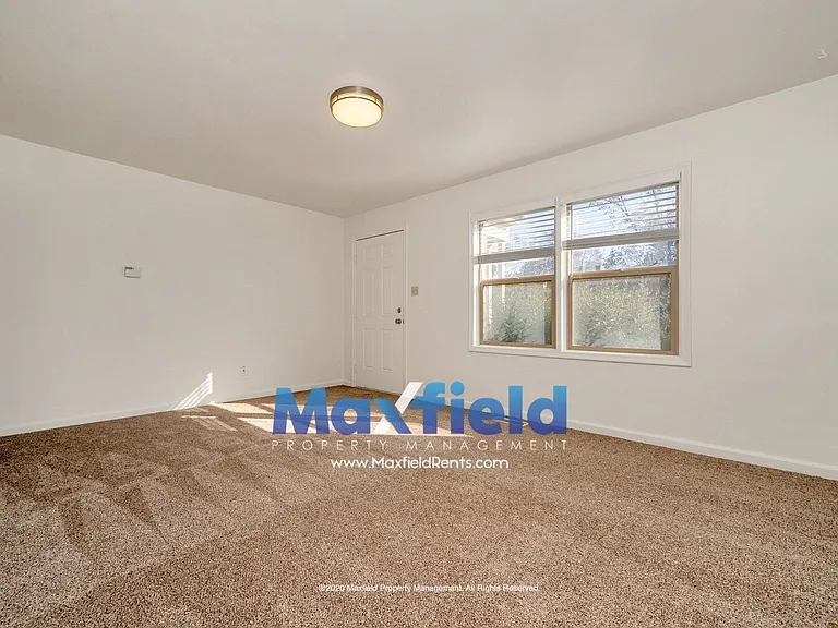 2506 S Douglas St — Photo 3