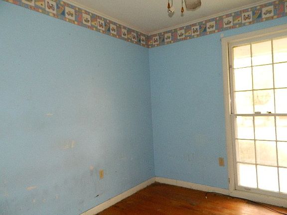 5th image of 1560 Skyline Dr
