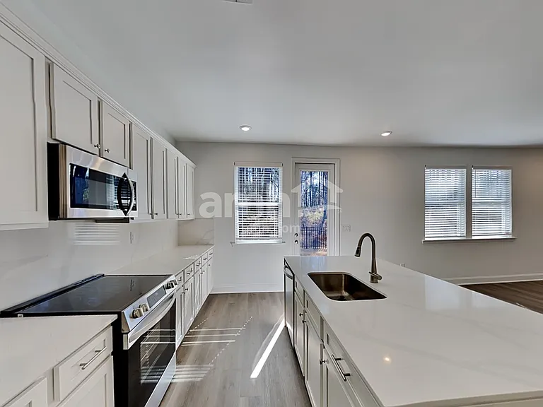 1469 Aquamarine Dr — Photo 4