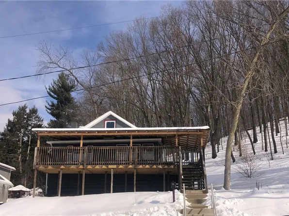 228 Gardner Ave, Dennison, OH 44621