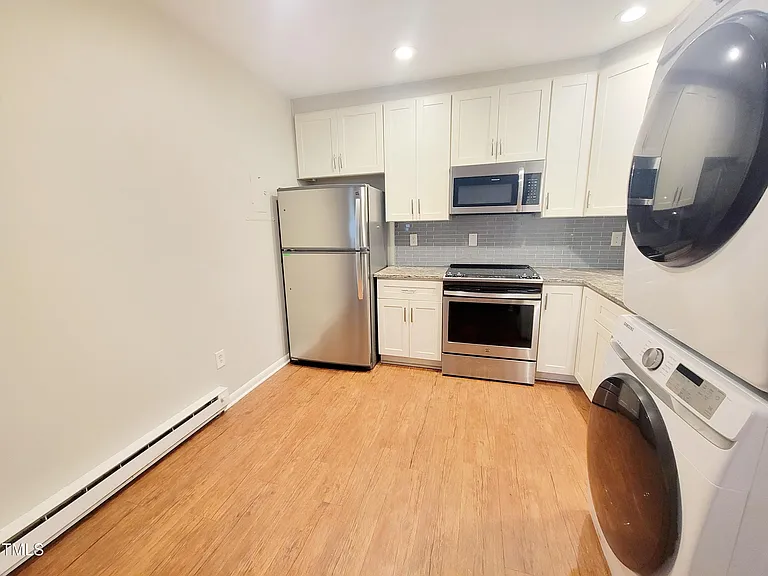 1422 Scales St #G — Photo 8