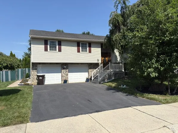 2860 Southwick Dr, Lancaster, PA 17601