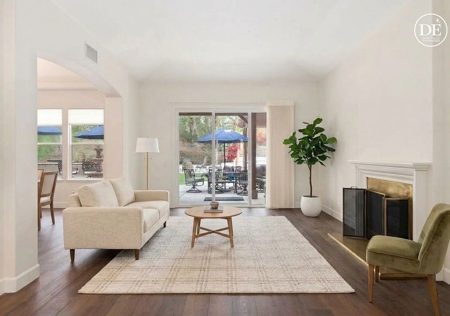 Beautiful 4- Bedroom House in Camarillo! — Photo 4
