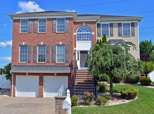 6 Maciorowski Rd, Parlin, NJ 08859