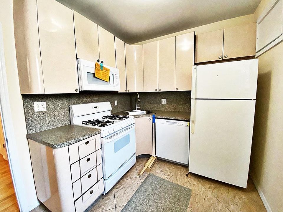 1st image of 1843 E 14th St #2B