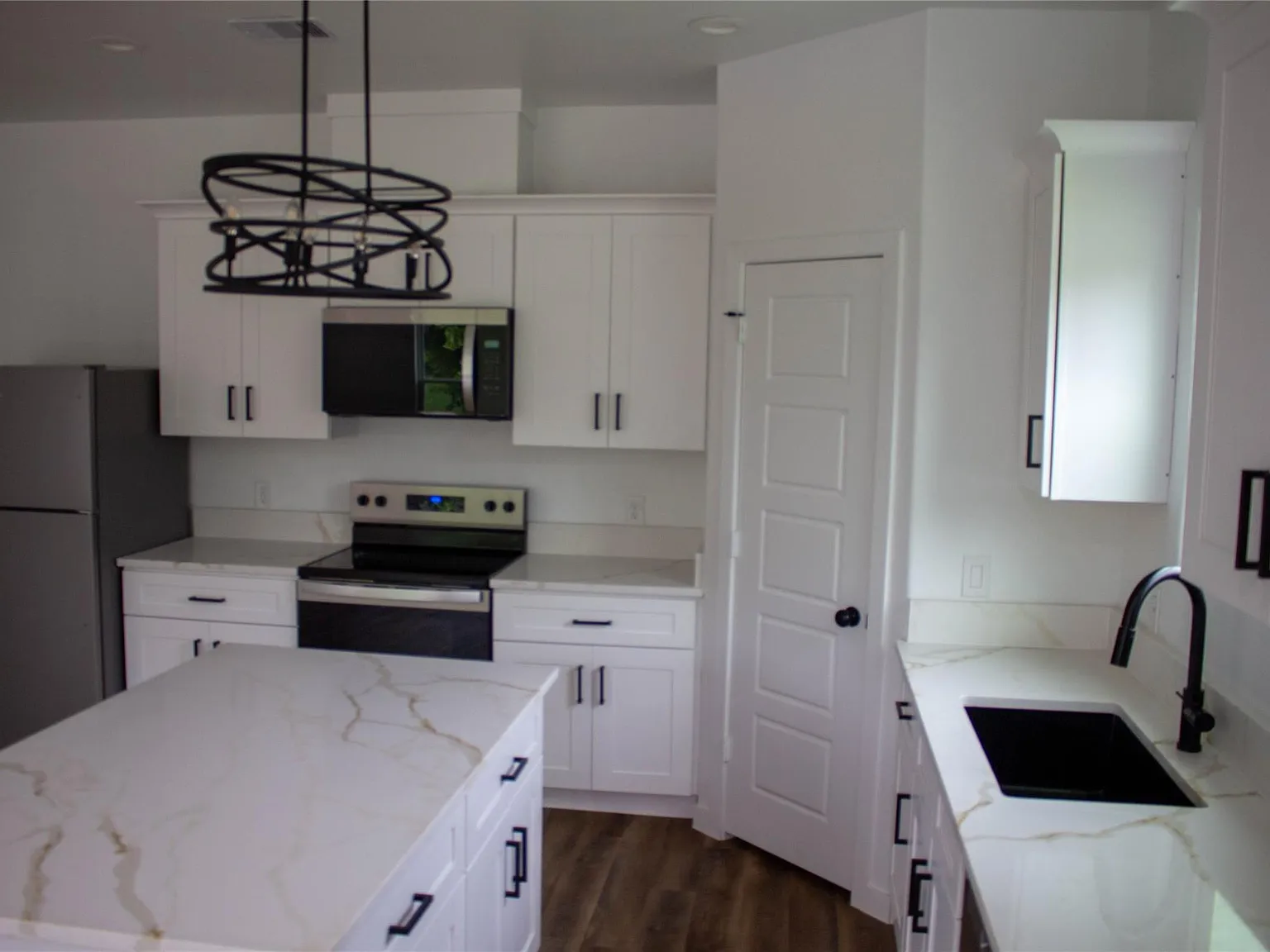 106 Runnels St — Photo 2