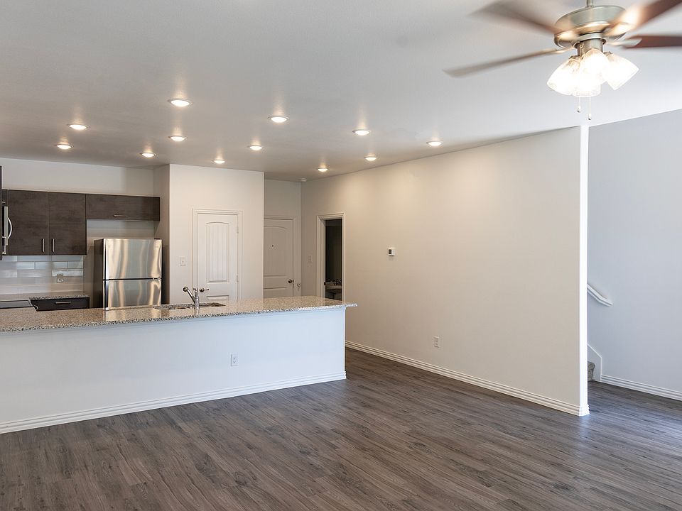2nd image of 2813 Aiden Ln #1