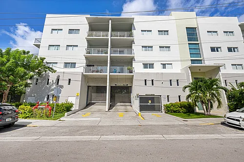 900 SW 7th St #505 Photo 1