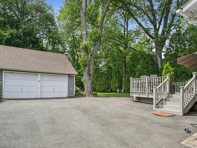 211 Pinelynn Rd — Photo 18