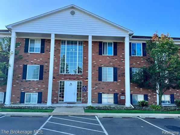 407 W Highland Rd APT A4, Howell, MI 48843