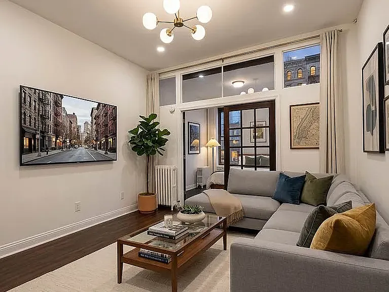 13 Saint Marks Pl #4F — Photo 1