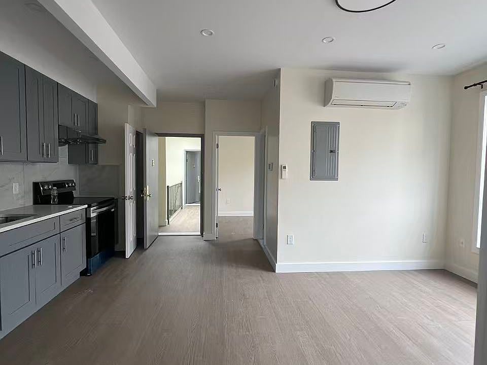 1st image of 8671 24th Ave #3F