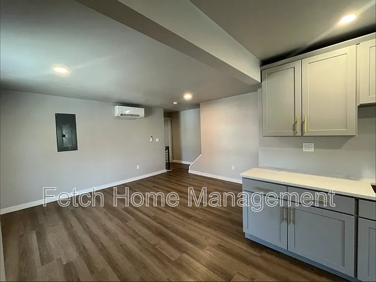 218 Walnut St #3 — Photo 9