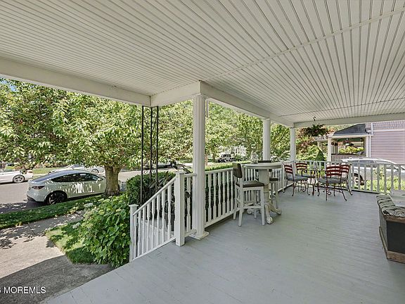 3rd image of 513 10th Avenue