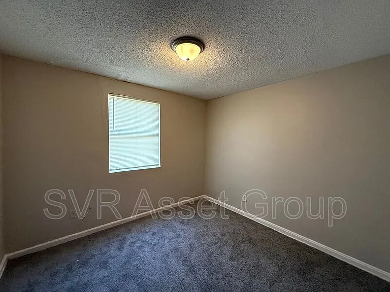 9073 11th Ave — Photo 3