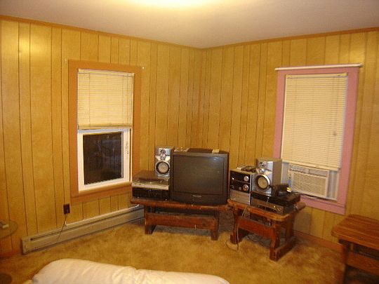 4th image of 181 Marion St