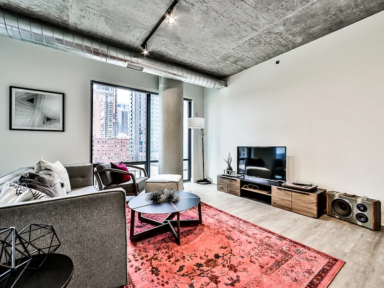 Sienna Chicago — Photo 30
