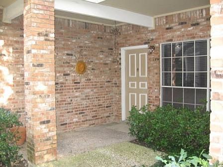 PRICED BELOW OTHERS!QUICK MOVE IN