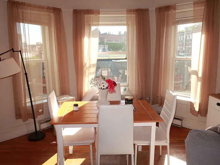 36 Fairfield St #8 — Photo 3