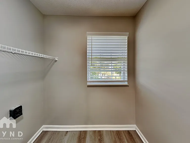 3100 Creekview Ln — Photo 9