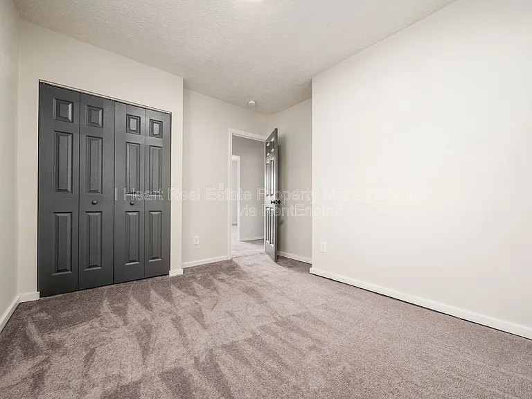 878 1/2 Sullivant Ave — Photo 6