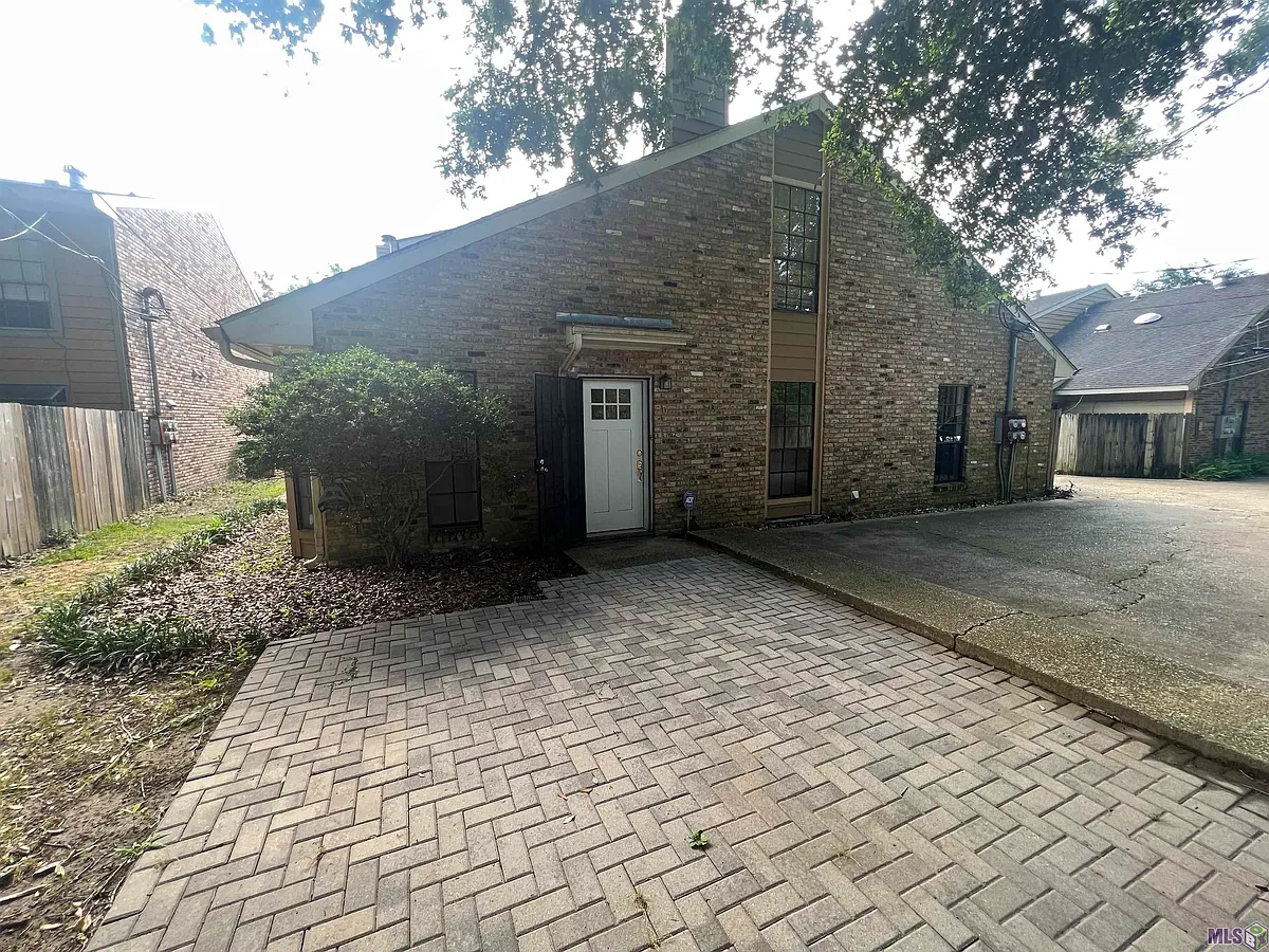 Building Photo - 406 Longwood Ct