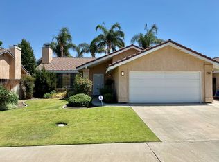 3200 Cattleman St, Bakersfield, CA 93312