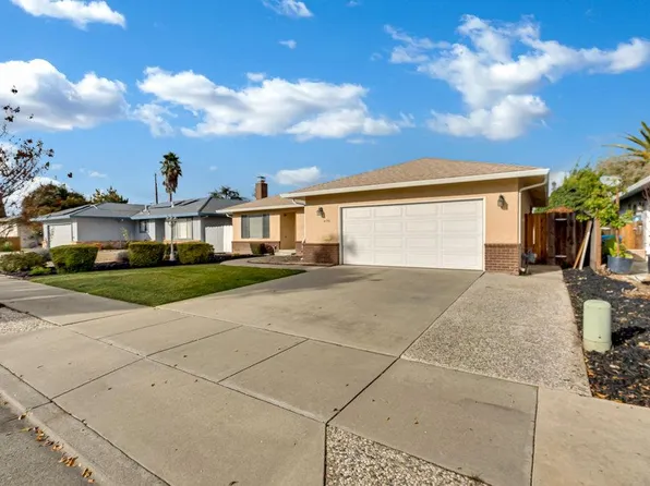 870 B St, Hollister, CA 95023