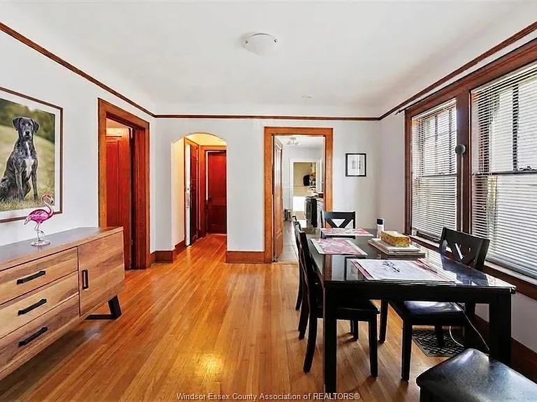 1596 Victoria Ave — Photo 6
