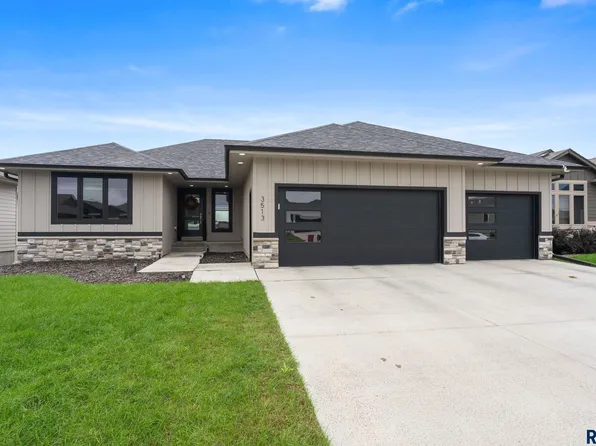 3513 E Sage Grass St, Sioux Falls, SD 57108
