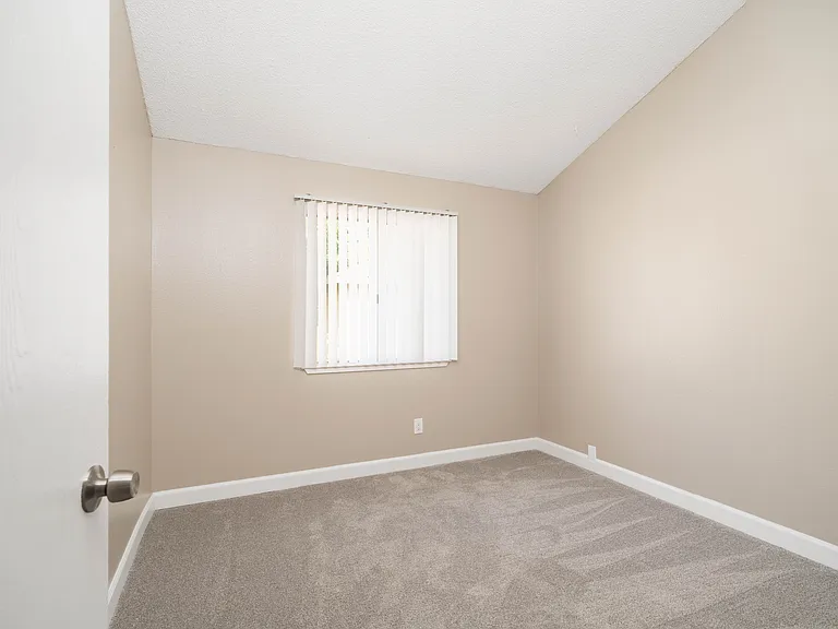 837 Carro Dr — Photo 17