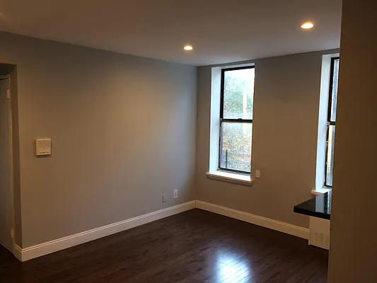 Rented by Bruma Realty LLC | media 8