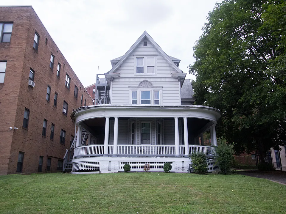 326 N Neville St #3
