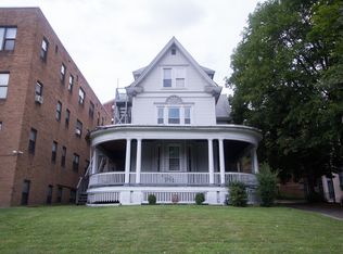326 N Neville St #3, Pittsburgh, PA 15213