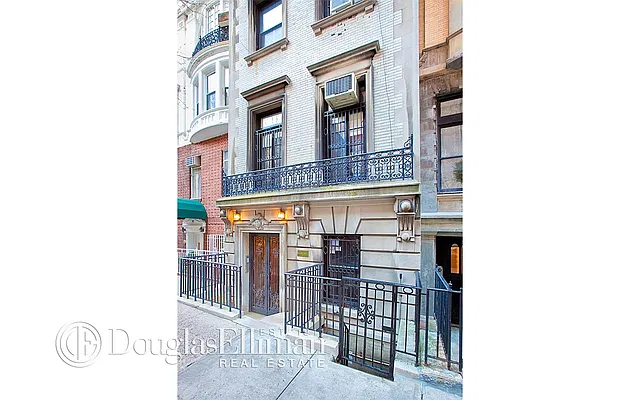 Rented by Douglas Elliman | media 24
