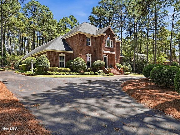3rd image of 216 Plantation Drive
