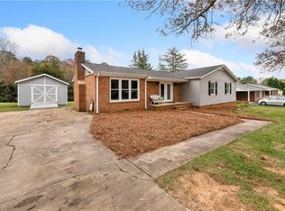 2141 Storm Canyon Rd, Winston Salem, NC 27106