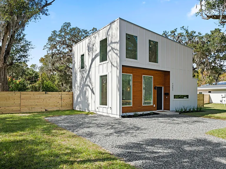 1351 Grant St — Photo 10