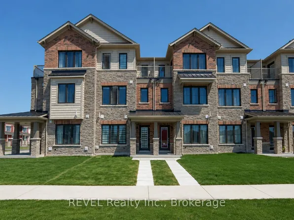 11 Lilac Ln, Thorold, ON L3B 0K9