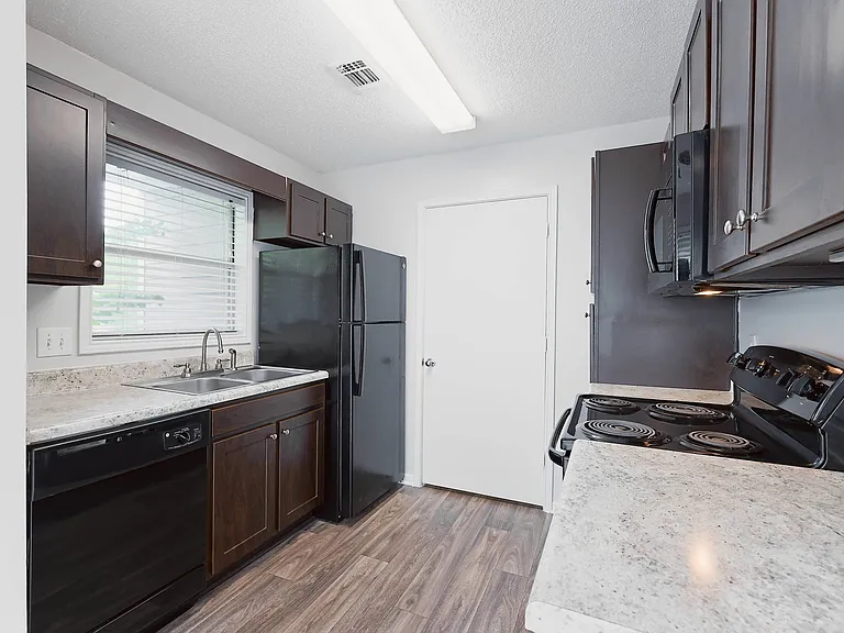 Cambridge Park Apartments — Photo 50