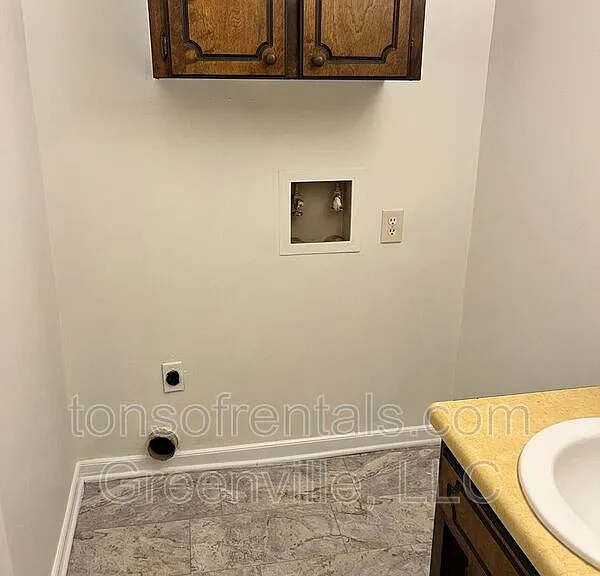 13 Melissa Ct #C — Photo 9